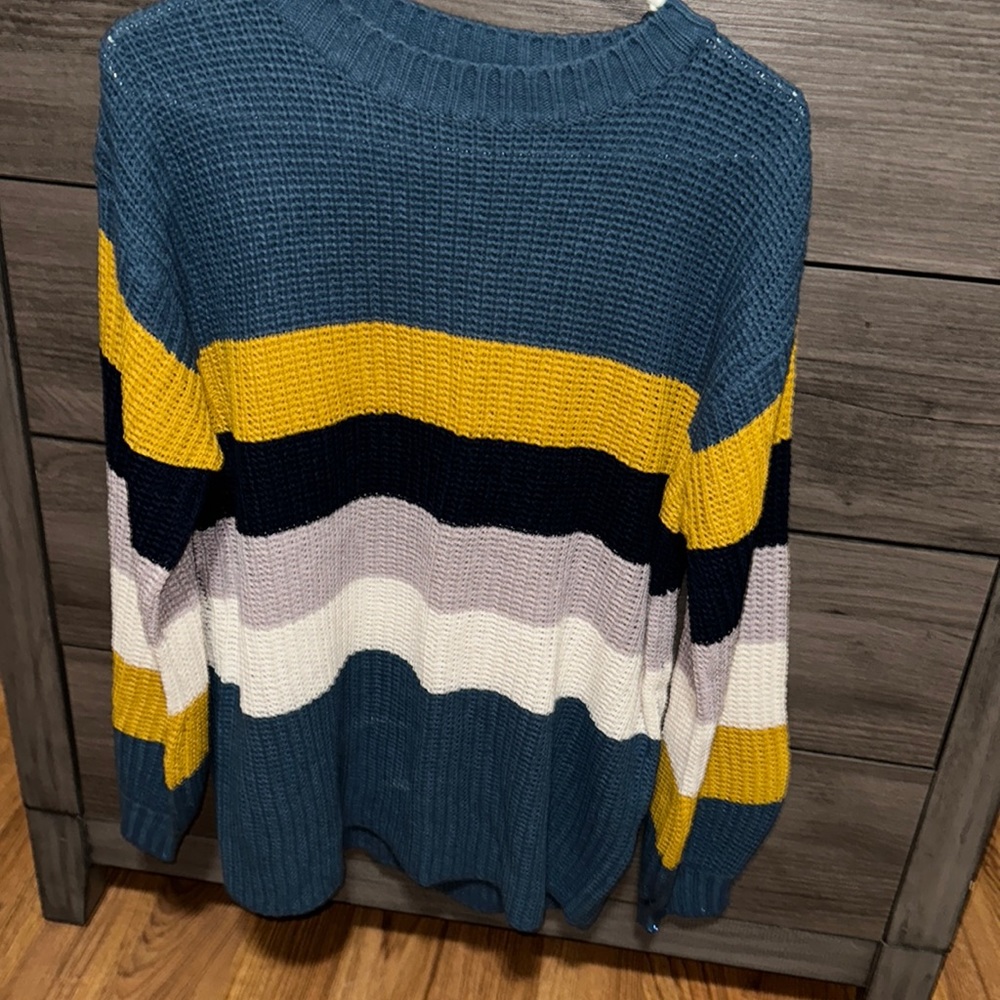 Cute oversized Sweater!!💙